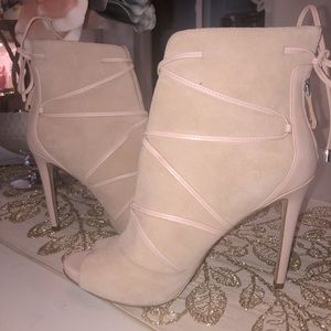 GUESS BABYPINK SUEDE BOOTIE HEELS SIZE 8.5